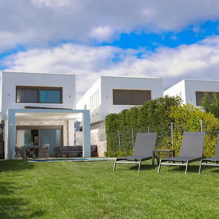 Mare 2 - Sea View, Private Pool, 4 Bdrms Chaniotis